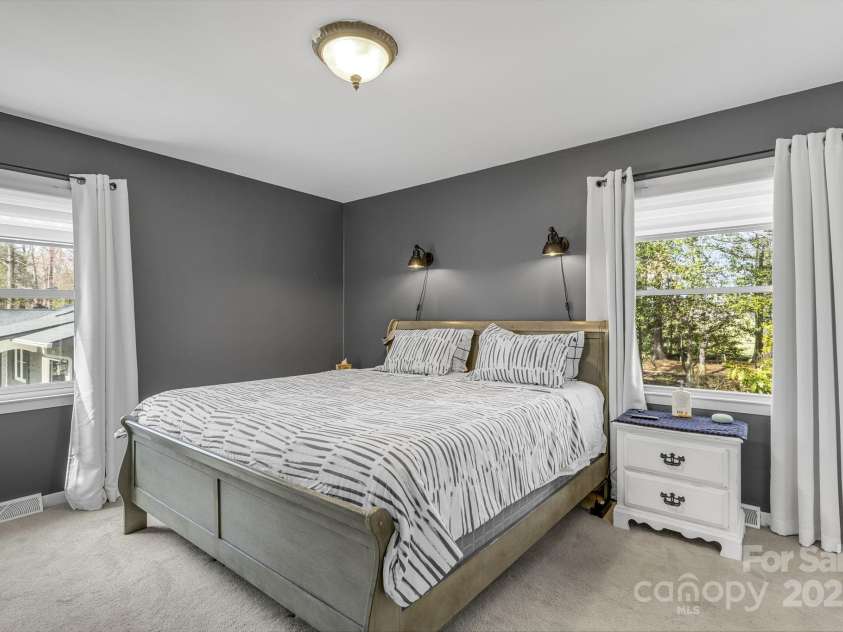 110 Cannon Drive, Hendersonville, NC 28792.  MLS# CAR4237899, YatesRealty ID 9568. 