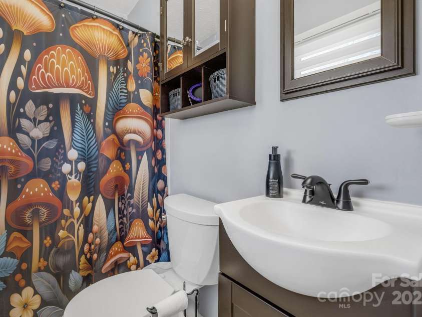 110 Cannon Drive, Hendersonville, NC 28792.  MLS# CAR4237899, YatesRealty ID 9568. 