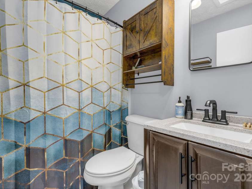 110 Cannon Drive, Hendersonville, NC 28792.  MLS# CAR4237899, YatesRealty ID 9568. 