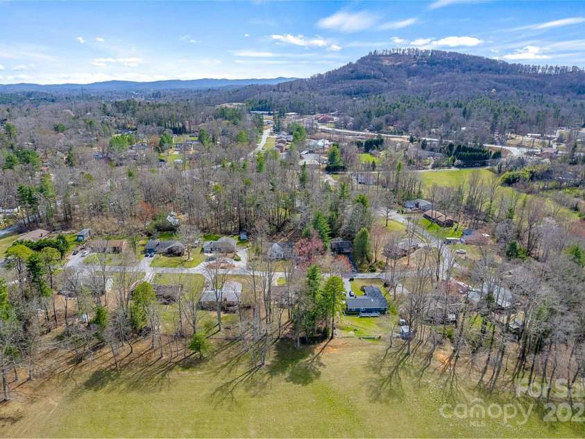 110 Cannon Drive, Hendersonville, NC 28792.  MLS# CAR4237899, YatesRealty ID 9568. 