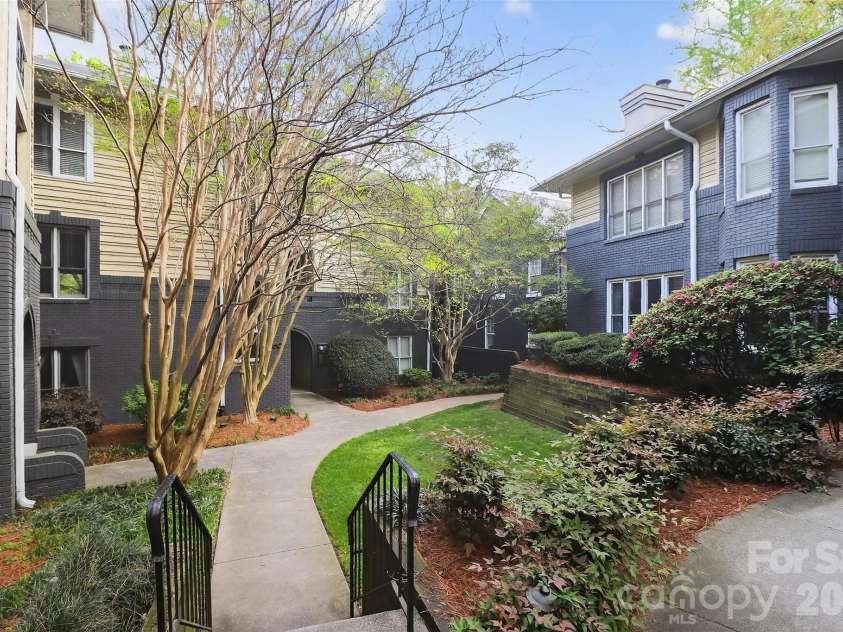 603 Queens Road, Charlotte, NC 28207.  MLS# CAR4366177, YatesRealty ID 9568. 