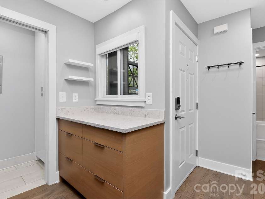 603 Queens Road, Charlotte, NC 28207.  MLS# CAR4366177, YatesRealty ID 9568. 
