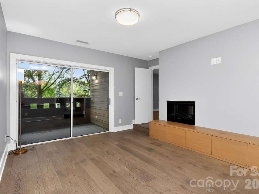 603 Queens Road, Charlotte, NC 28207.  MLS# CAR4366177, YatesRealty ID 9568. 
