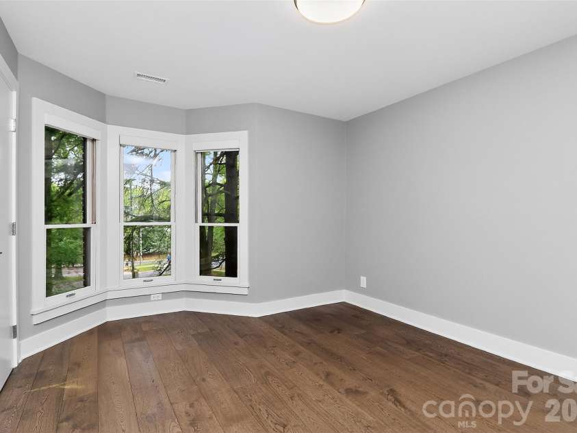 603 Queens Road, Charlotte, NC 28207.  MLS# CAR4366177, YatesRealty ID 9568. 