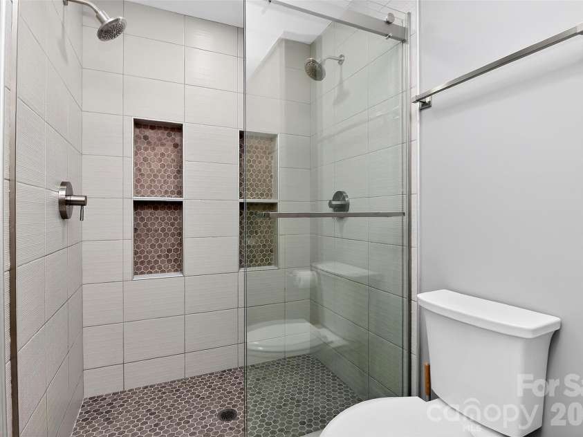 603 Queens Road, Charlotte, NC 28207.  MLS# CAR4366177, YatesRealty ID 9568. Back to that bathroom.