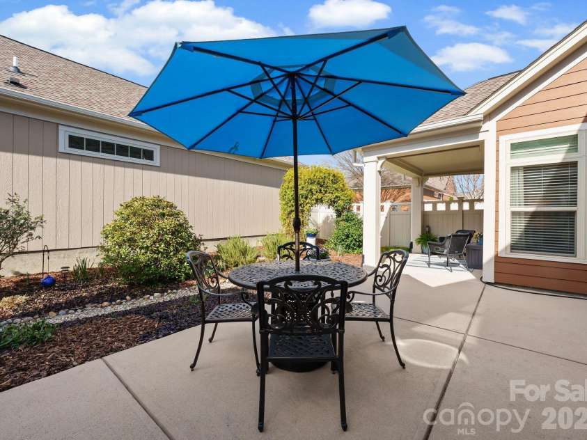 1230 Restoration Drive, Waxhaw, NC 28173.  MLS# CAR4353348, YatesRealty ID 9569. Private Courtyard