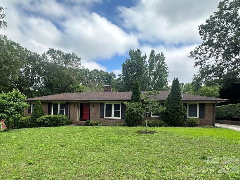 1115 Dumbarton Road, Gastonia, NC 28054.  MLS# CAR4312086, YatesRealty ID 957. 