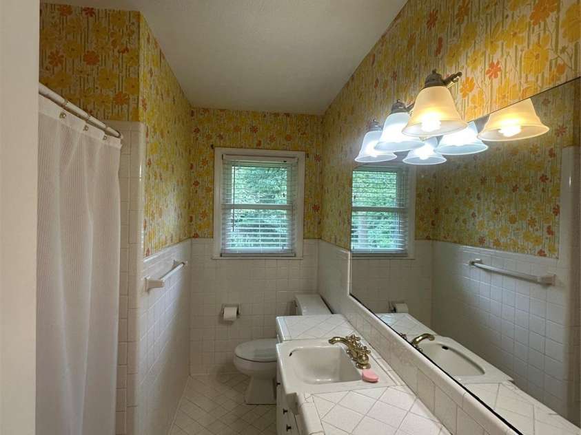 1115 Dumbarton Road, Gastonia, NC 28054.  MLS# CAR4312086, YatesRealty ID 957. 