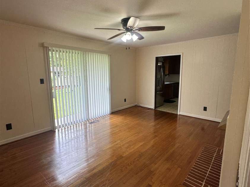 1115 Dumbarton Road, Gastonia, NC 28054.  MLS# CAR4312086, YatesRealty ID 957. 