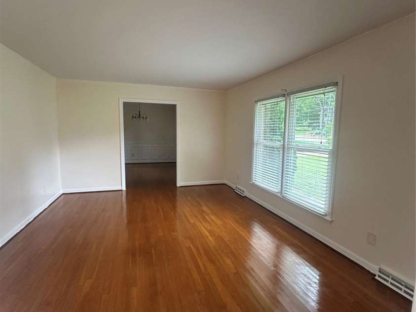 1115 Dumbarton Road, Gastonia, NC 28054.  MLS# CAR4312086, YatesRealty ID 957. 