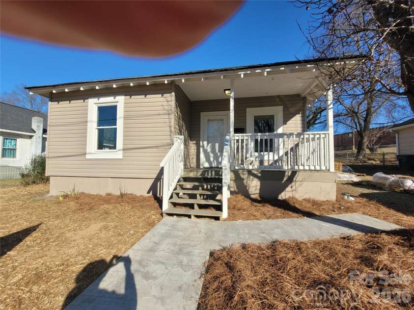 508 Apple Street, Gastonia, NC 28054.  MLS# CAR4336965, YatesRealty ID 957. 