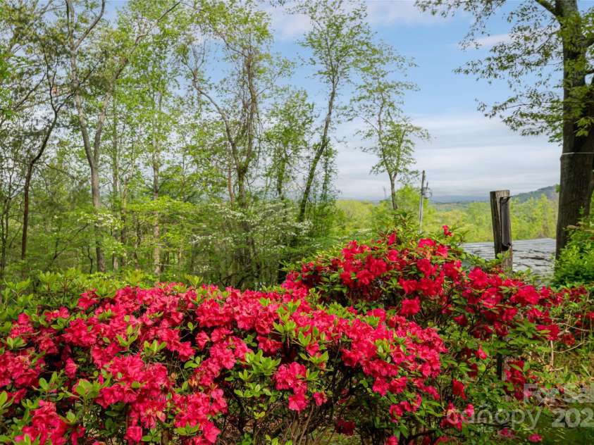 25 Coal Creek Lane, Weaverville, NC 28787.  MLS# CAR4251117, YatesRealty ID 9571. 