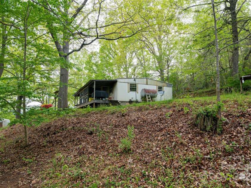 25 Coal Creek Lane, Weaverville, NC 28787.  MLS# CAR4251117, YatesRealty ID 9571. 