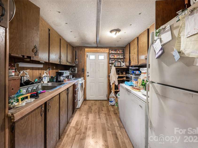 25 Coal Creek Lane, Weaverville, NC 28787.  MLS# CAR4251117, YatesRealty ID 9571. 