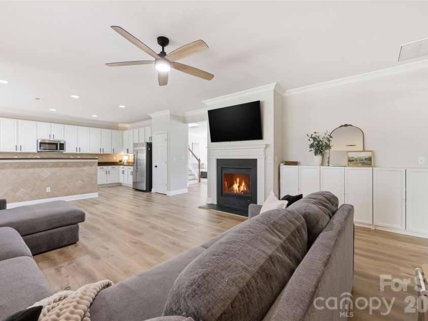 7010 Evanton Loch Road, Charlotte, NC 28278.  MLS# CAR4357552, YatesRealty ID 9571. 