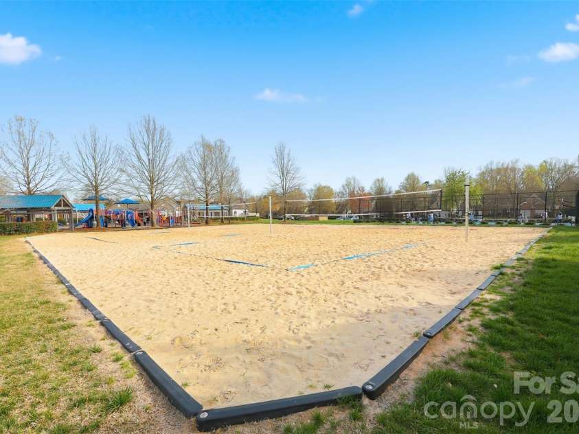 7010 Evanton Loch Road, Charlotte, NC 28278.  MLS# CAR4357552, YatesRealty ID 9571. 