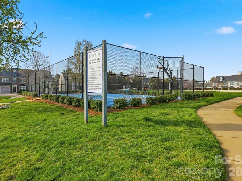 7010 Evanton Loch Road, Charlotte, NC 28278.  MLS# CAR4357552, YatesRealty ID 9571. 