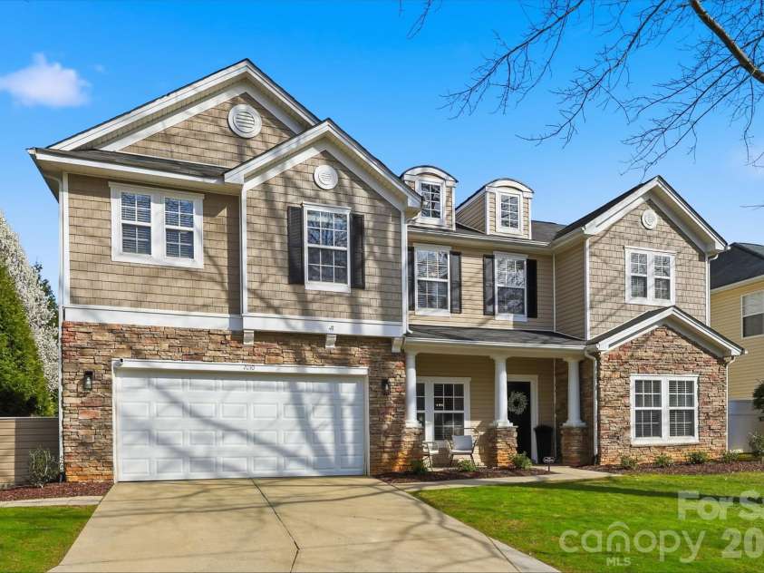 7010 Evanton Loch Road, Charlotte, NC 28278.  MLS# CAR4357552, YatesRealty ID 9571. 