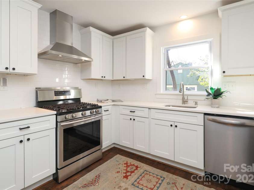 3452 Airlie Street, Charlotte, NC 28205.  MLS# CAR4197942, YatesRealty ID 9572. 