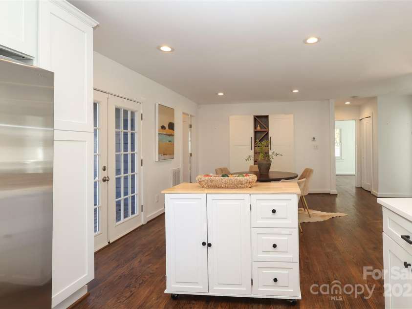 3452 Airlie Street, Charlotte, NC 28205.  MLS# CAR4197942, YatesRealty ID 9572. 