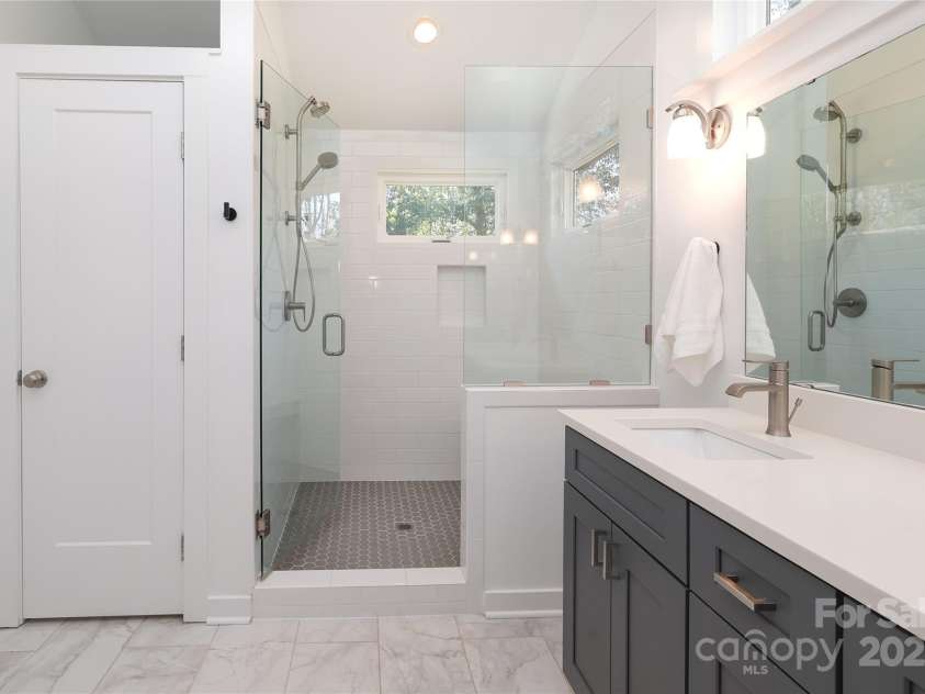 3452 Airlie Street, Charlotte, NC 28205.  MLS# CAR4197942, YatesRealty ID 9572. 