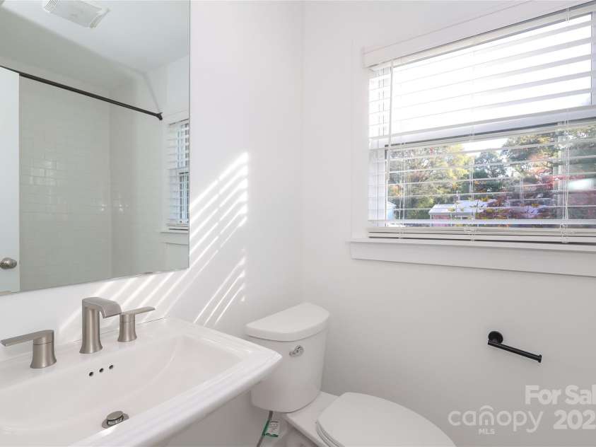 3452 Airlie Street, Charlotte, NC 28205.  MLS# CAR4197942, YatesRealty ID 9572. 