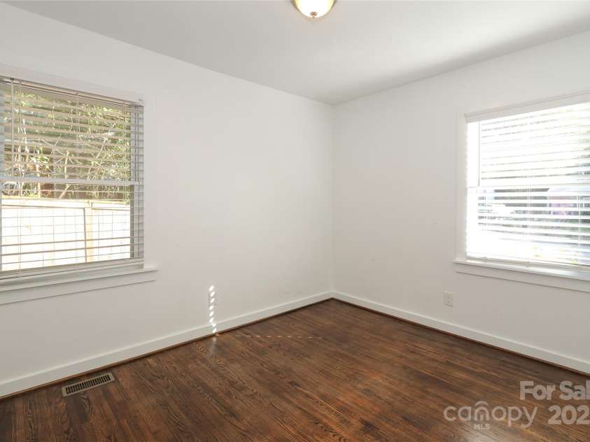 3452 Airlie Street, Charlotte, NC 28205.  MLS# CAR4197942, YatesRealty ID 9572. 