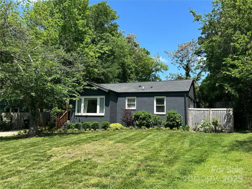 3452 Airlie Street, Charlotte, NC 28205.  MLS# CAR4197942, YatesRealty ID 9572. 