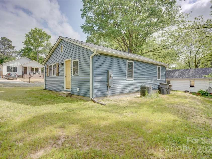 405 Belva Street, Kannapolis, NC 28081.  MLS# CAR4251004, YatesRealty ID 9573. 