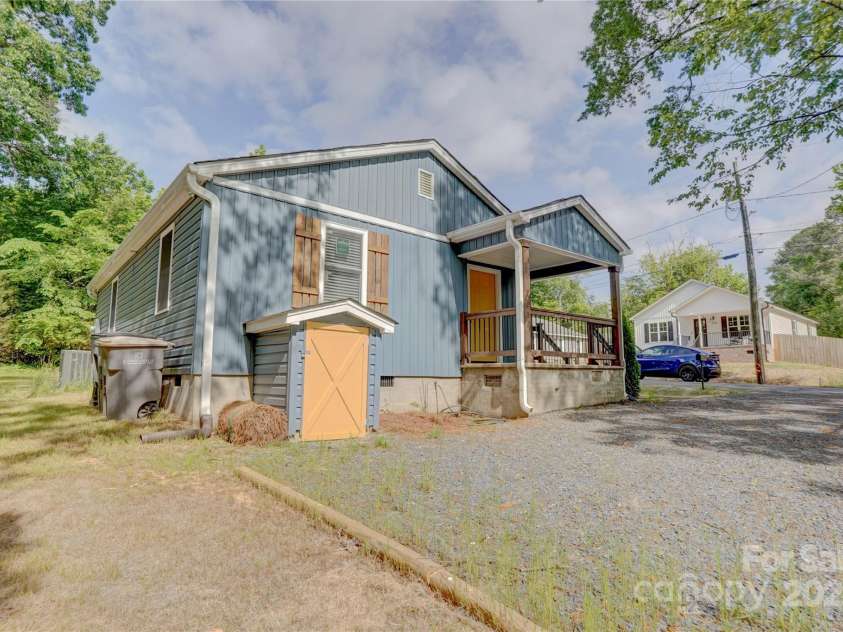 405 Belva Street, Kannapolis, NC 28081.  MLS# CAR4251004, YatesRealty ID 9573. 