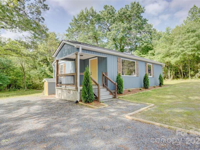 405 Belva Street, Kannapolis, NC 28081.  MLS# CAR4251004, YatesRealty ID 9573. 