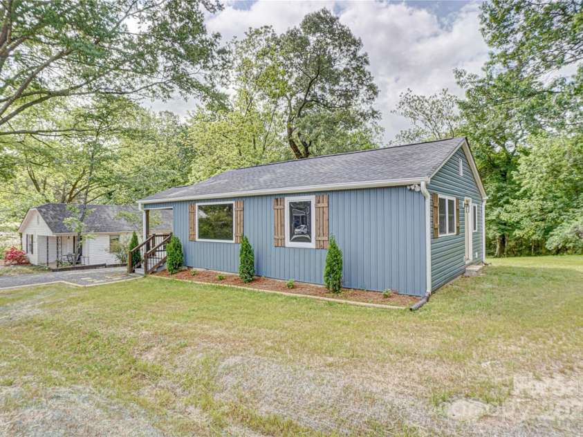 405 Belva Street, Kannapolis, NC 28081.  MLS# CAR4251004, YatesRealty ID 9573. 