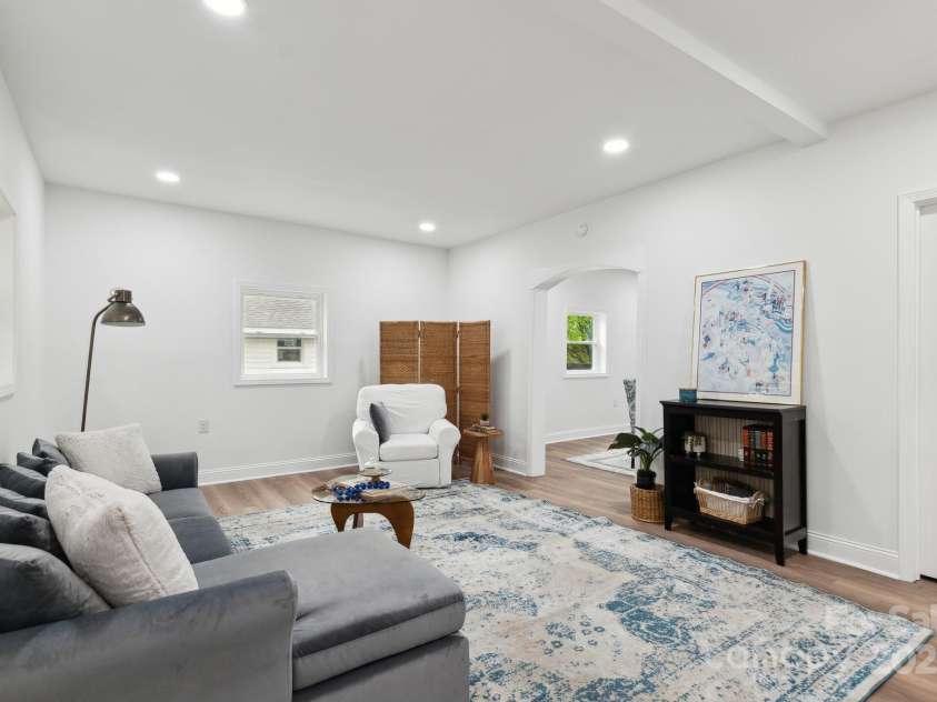 221 Davis Avenue, Newton, NC 28658.  MLS# CAR4242744, YatesRealty ID 9574. 