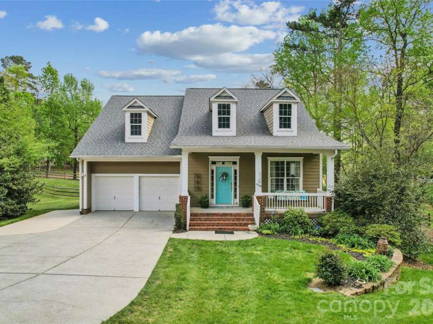 9149 Viscount Lane, Charlotte, NC 28269.  MLS# CAR4364745, YatesRealty ID 9574. 