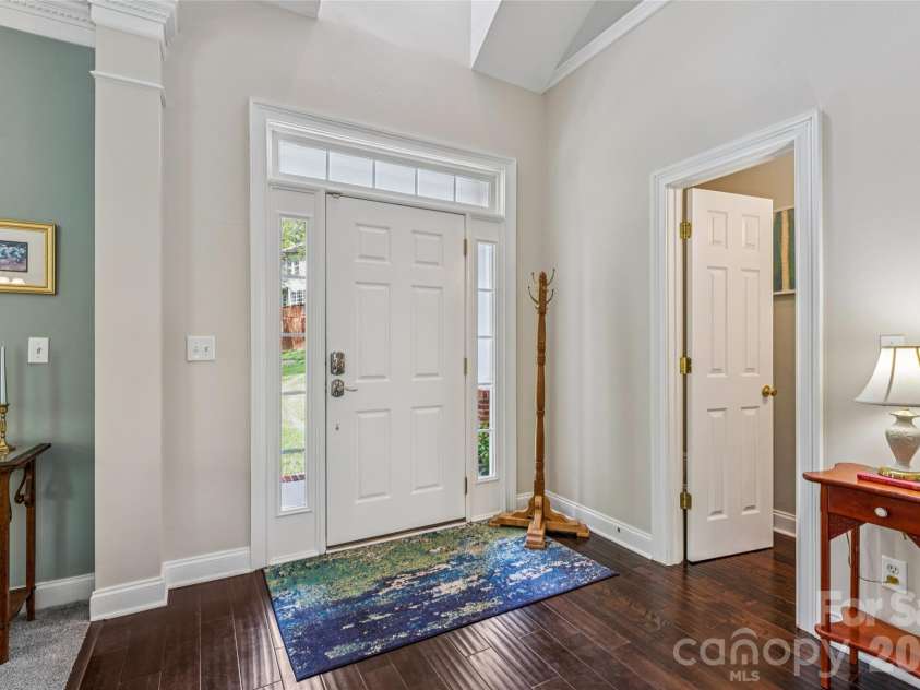 9149 Viscount Lane, Charlotte, NC 28269.  MLS# CAR4364745, YatesRealty ID 9574. 