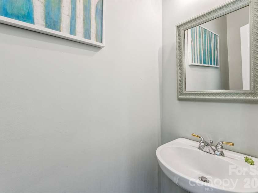 9149 Viscount Lane, Charlotte, NC 28269.  MLS# CAR4364745, YatesRealty ID 9574. 