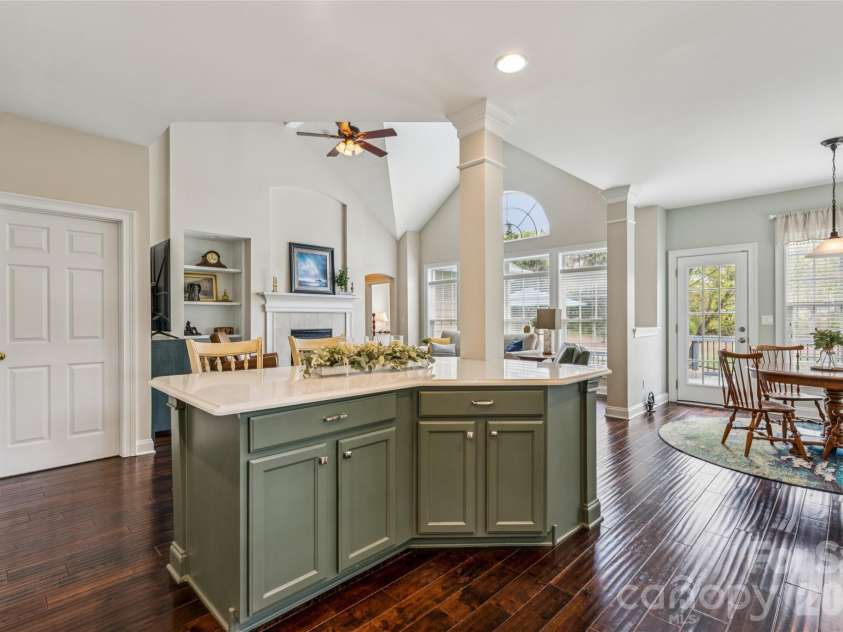 9149 Viscount Lane, Charlotte, NC 28269.  MLS# CAR4364745, YatesRealty ID 9574. 