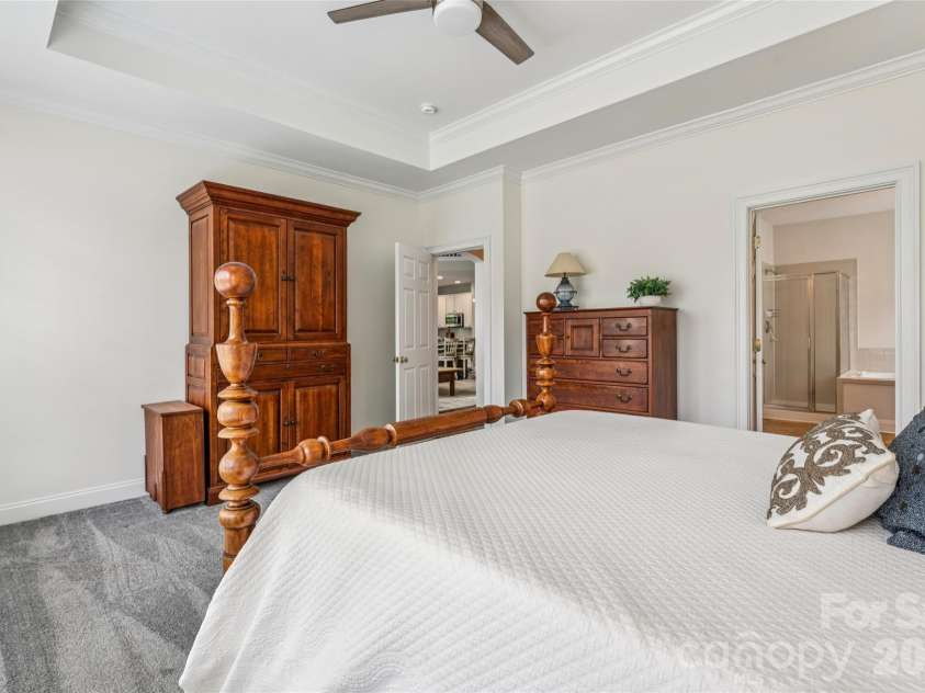 9149 Viscount Lane, Charlotte, NC 28269.  MLS# CAR4364745, YatesRealty ID 9574. 