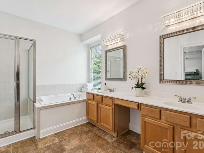 9149 Viscount Lane, Charlotte, NC 28269.  MLS# CAR4364745, YatesRealty ID 9574. 