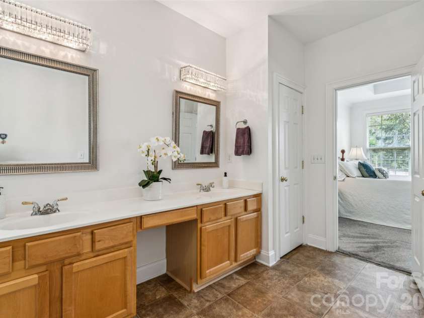 9149 Viscount Lane, Charlotte, NC 28269.  MLS# CAR4364745, YatesRealty ID 9574. 
