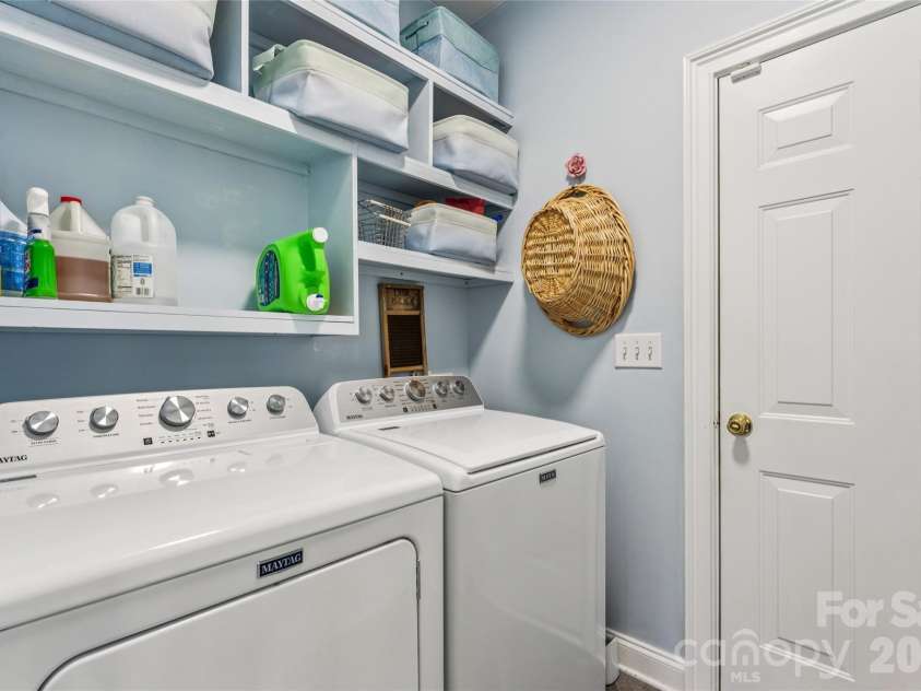 9149 Viscount Lane, Charlotte, NC 28269.  MLS# CAR4364745, YatesRealty ID 9574. 