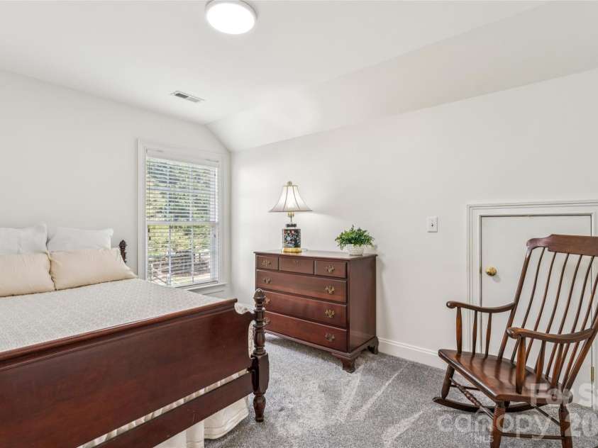 9149 Viscount Lane, Charlotte, NC 28269.  MLS# CAR4364745, YatesRealty ID 9574. 
