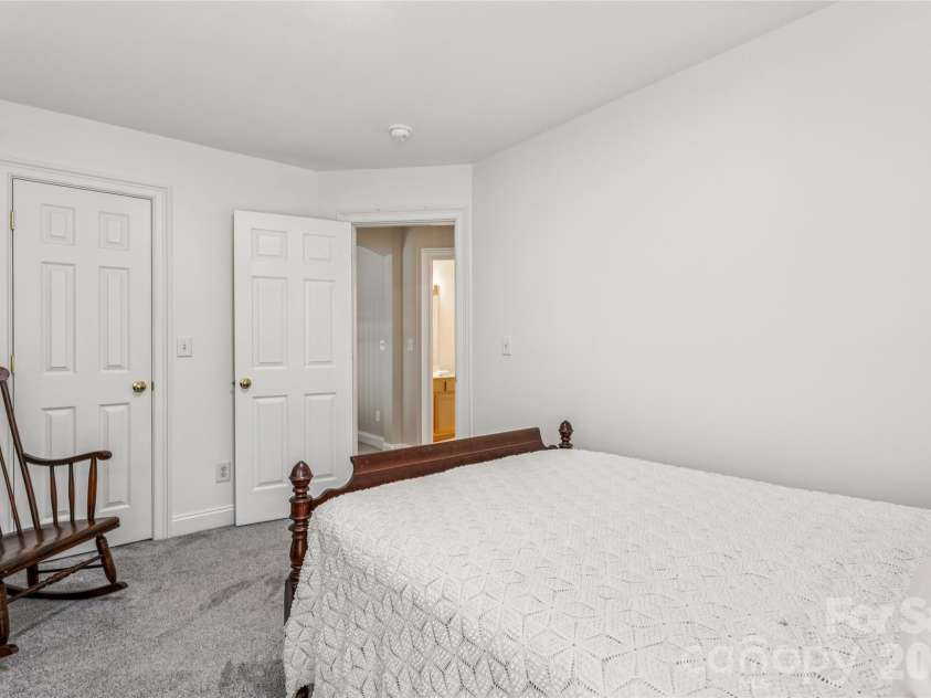9149 Viscount Lane, Charlotte, NC 28269.  MLS# CAR4364745, YatesRealty ID 9574. 