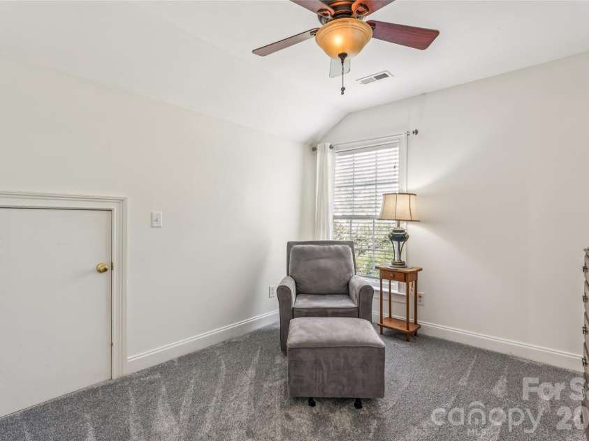 9149 Viscount Lane, Charlotte, NC 28269.  MLS# CAR4364745, YatesRealty ID 9574. 
