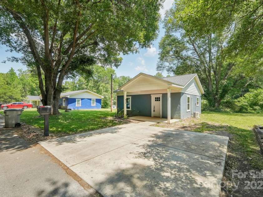 814 Marve Street, Gastonia, NC 28052.  MLS# CAR4252829, YatesRealty ID 9575. 
