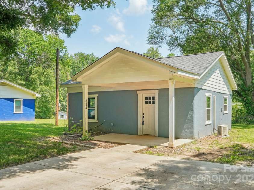 814 Marve Street, Gastonia, NC 28052.  MLS# CAR4252829, YatesRealty ID 9575. 