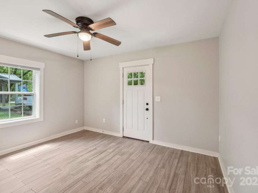 814 Marve Street, Gastonia, NC 28052.  MLS# CAR4252829, YatesRealty ID 9575. 