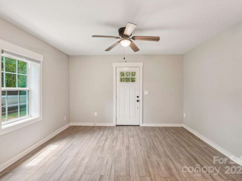 814 Marve Street, Gastonia, NC 28052.  MLS# CAR4252829, YatesRealty ID 9575. 