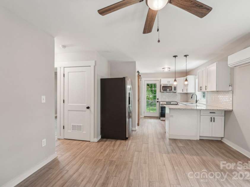 814 Marve Street, Gastonia, NC 28052.  MLS# CAR4252829, YatesRealty ID 9575. 