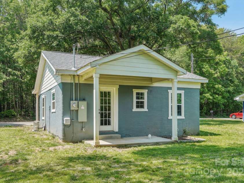 814 Marve Street, Gastonia, NC 28052.  MLS# CAR4252829, YatesRealty ID 9575. 